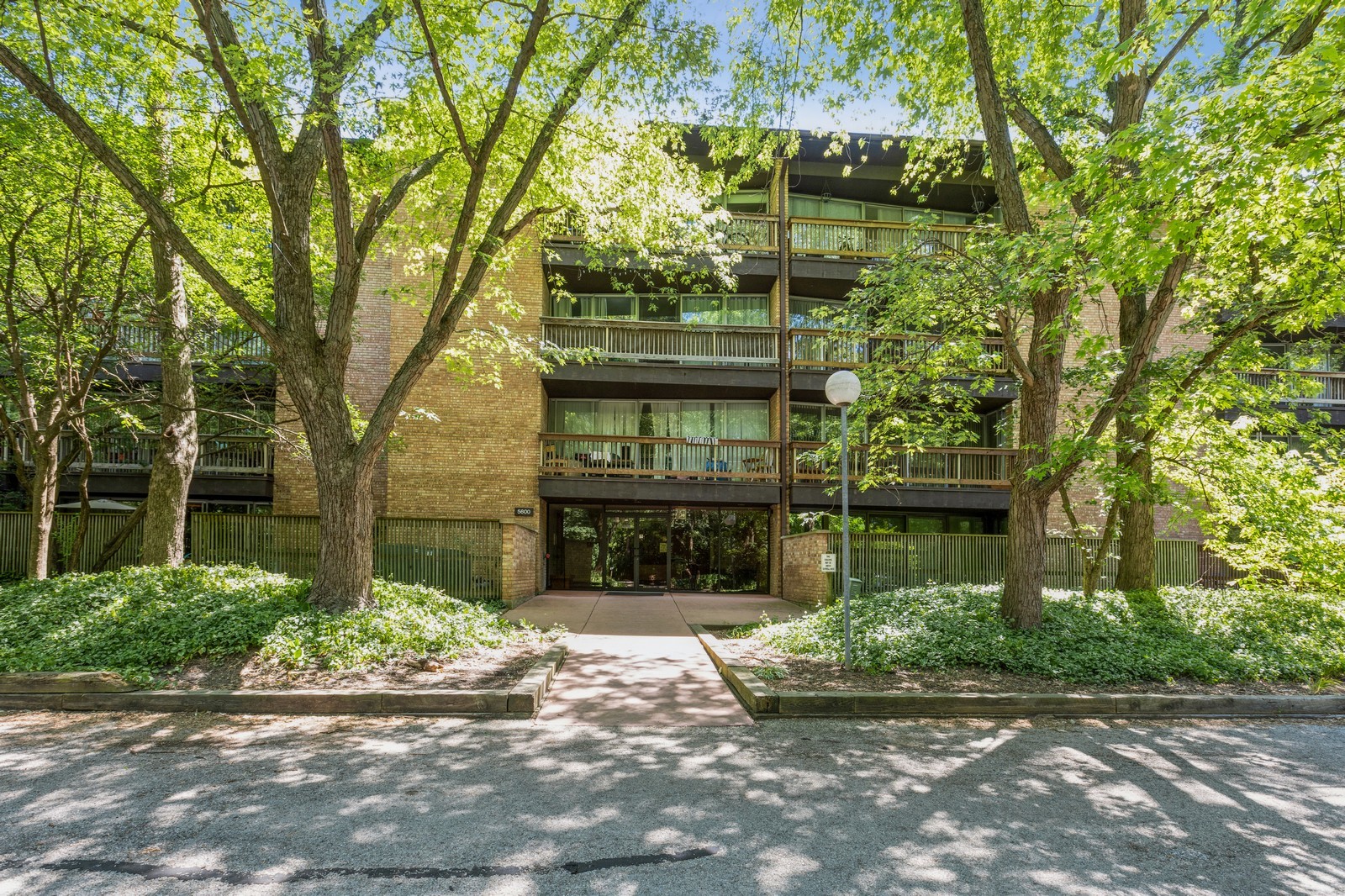 5600 Hillcrest Lane Lisle IL 60532