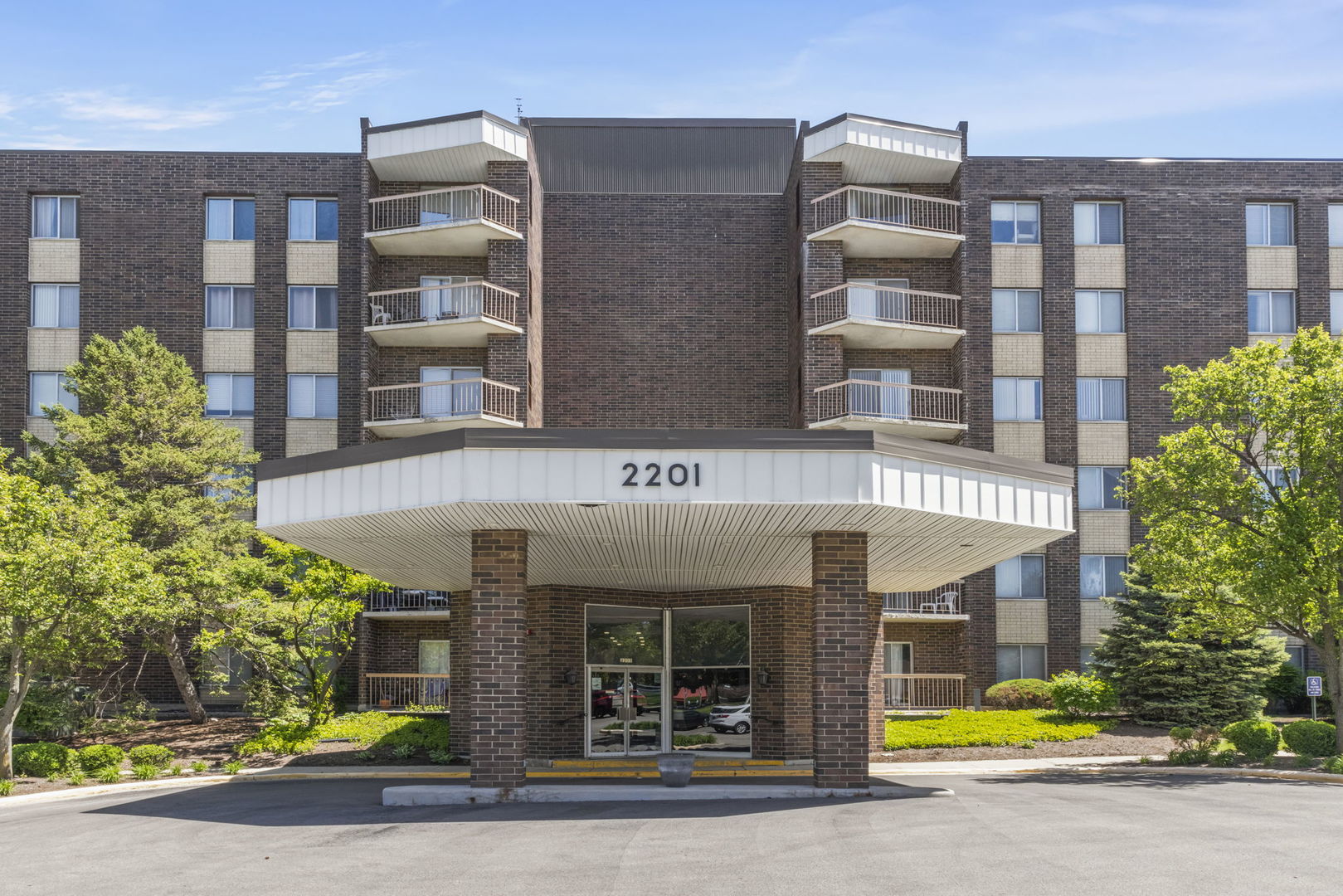 2201 South Grace Street Lombard IL 60148