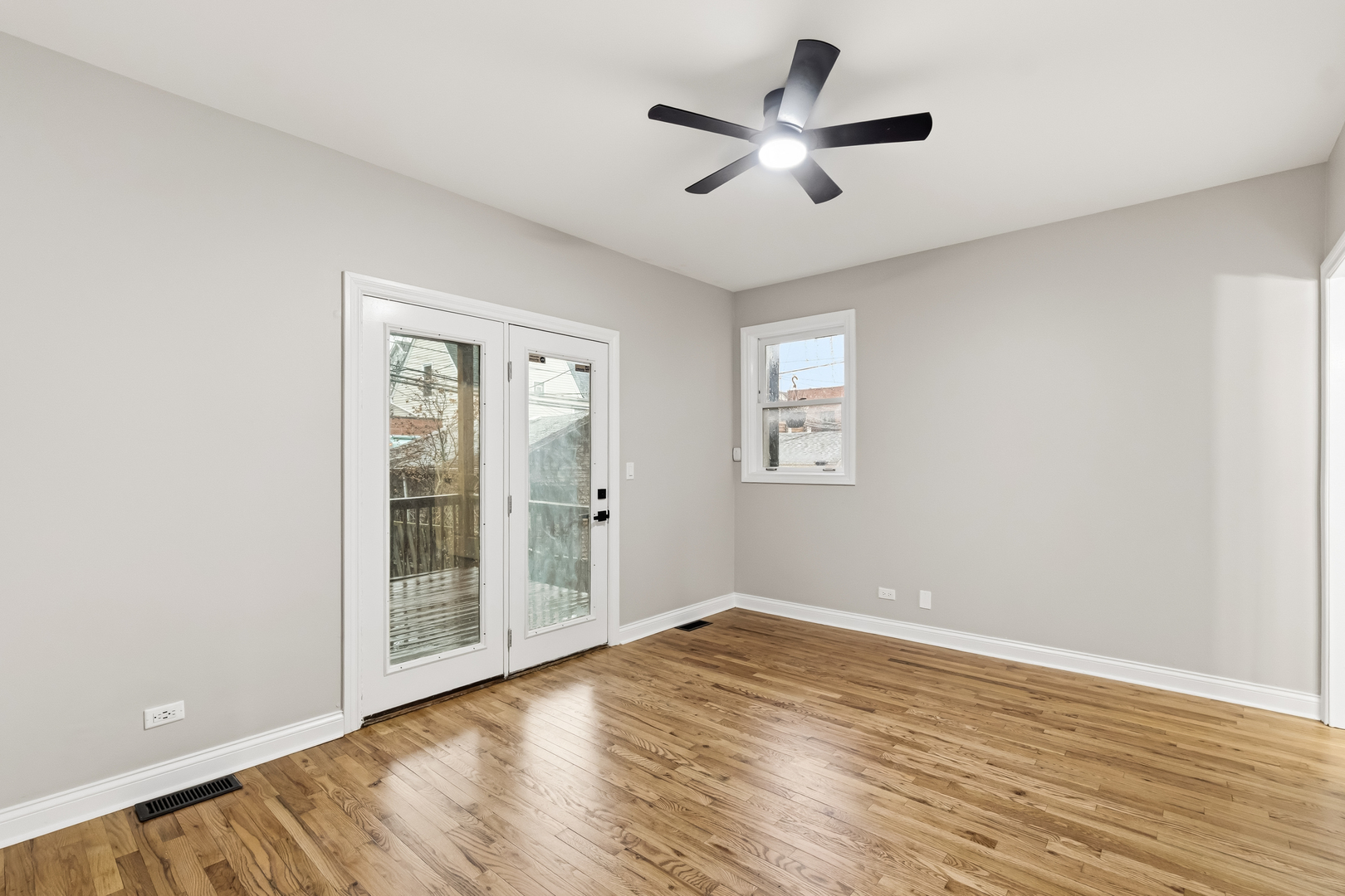 1531 West Oakdale Avenue Chicago IL 60657