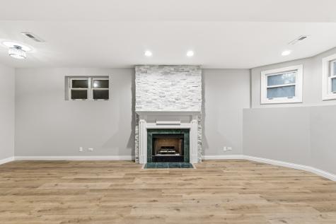 1531 West Oakdale Avenue Chicago IL 60657