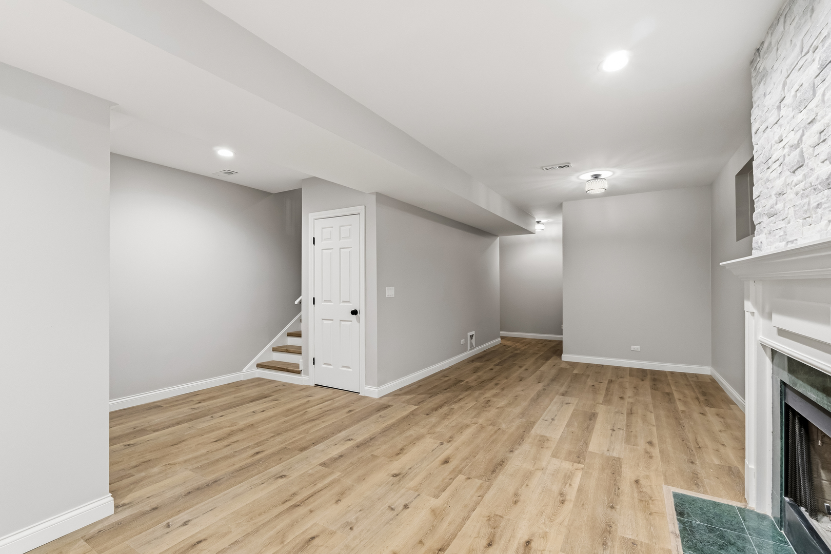 1531 West Oakdale Avenue Chicago IL 60657