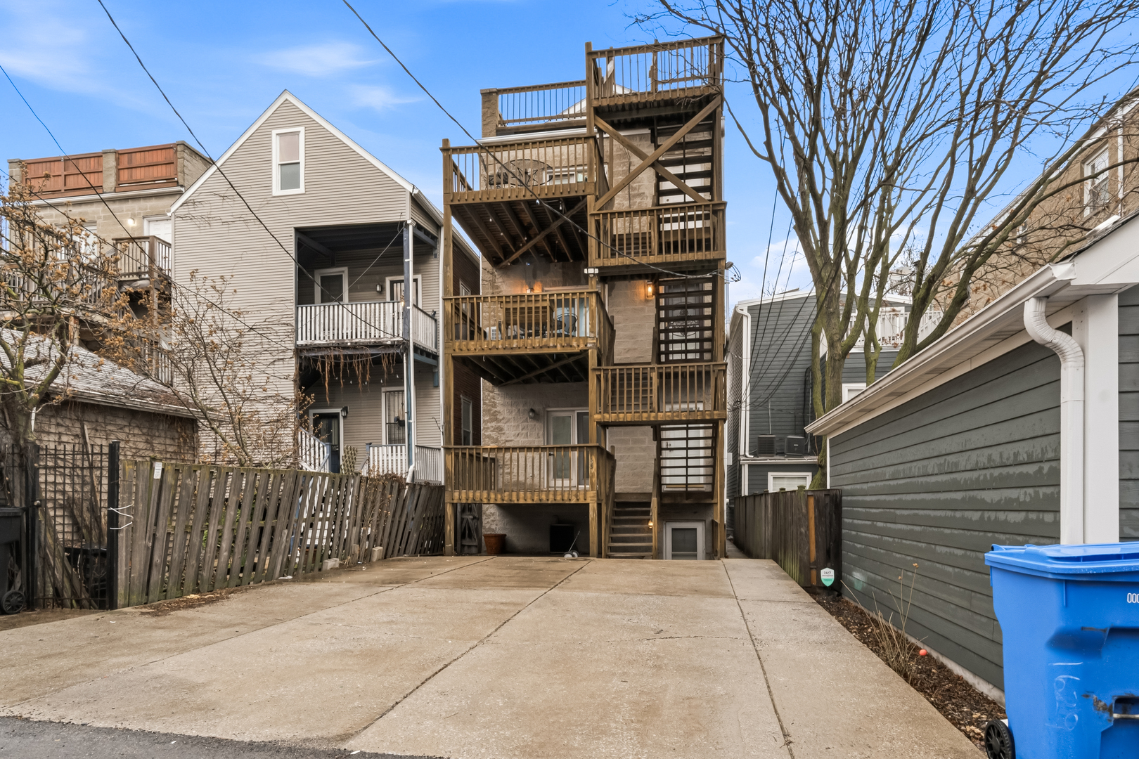 1531 West Oakdale Avenue Chicago IL 60657