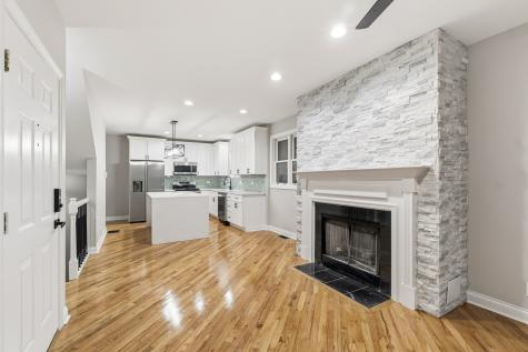 1531 West Oakdale Avenue Chicago IL 60657