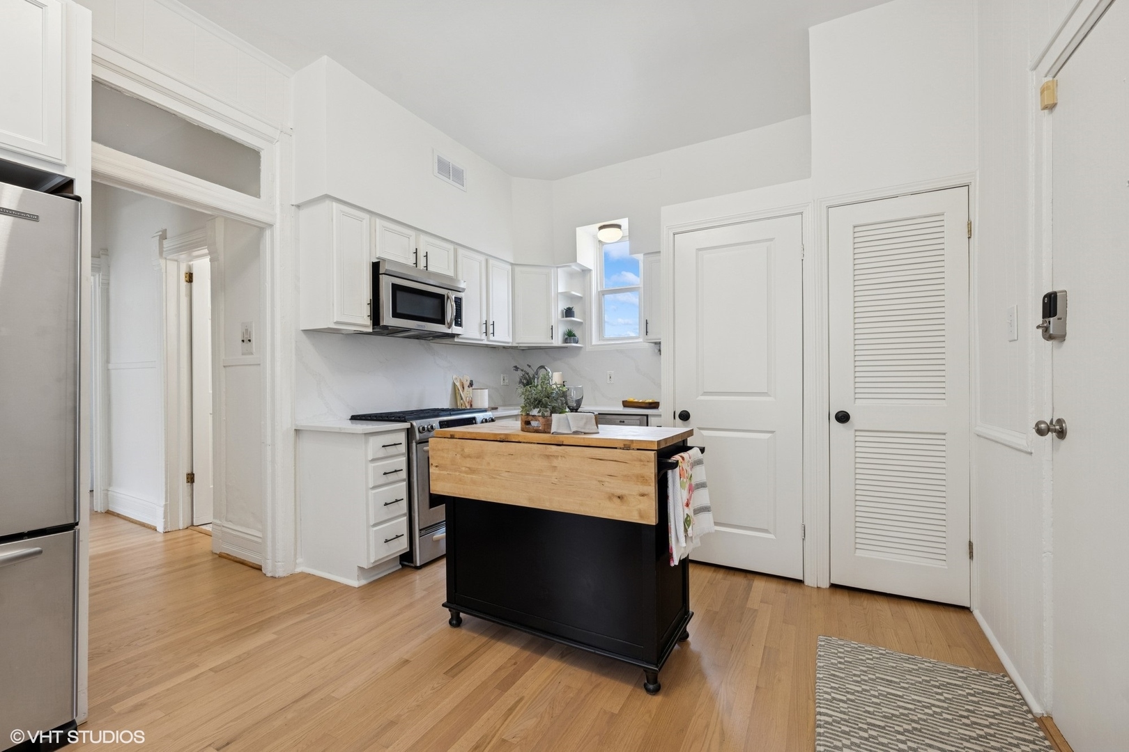 1411 North Wells Street Chicago IL 60610