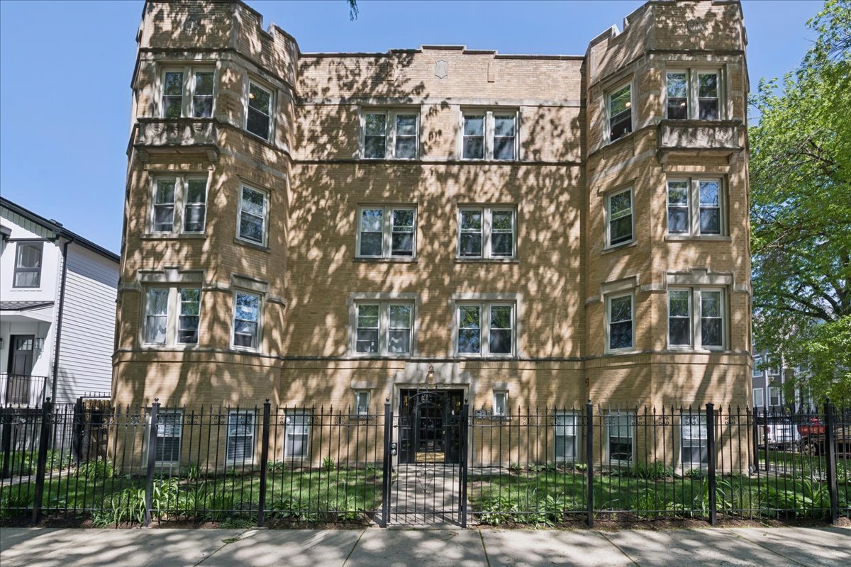 4105 North Lawndale Avenue Chicago IL 60618