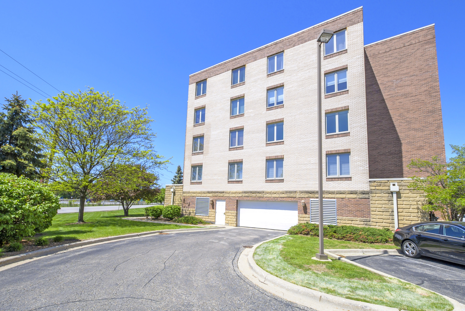 201 West Brush Hill Road Elmhurst IL 60126