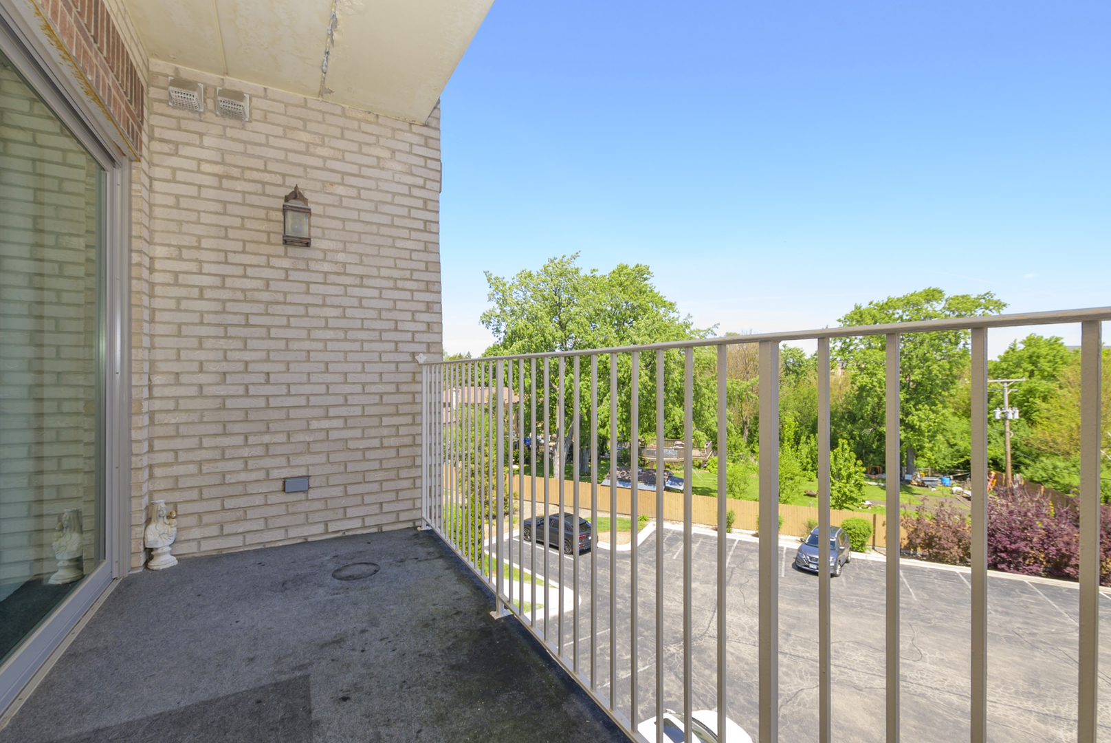 201 West Brush Hill Road Elmhurst IL 60126