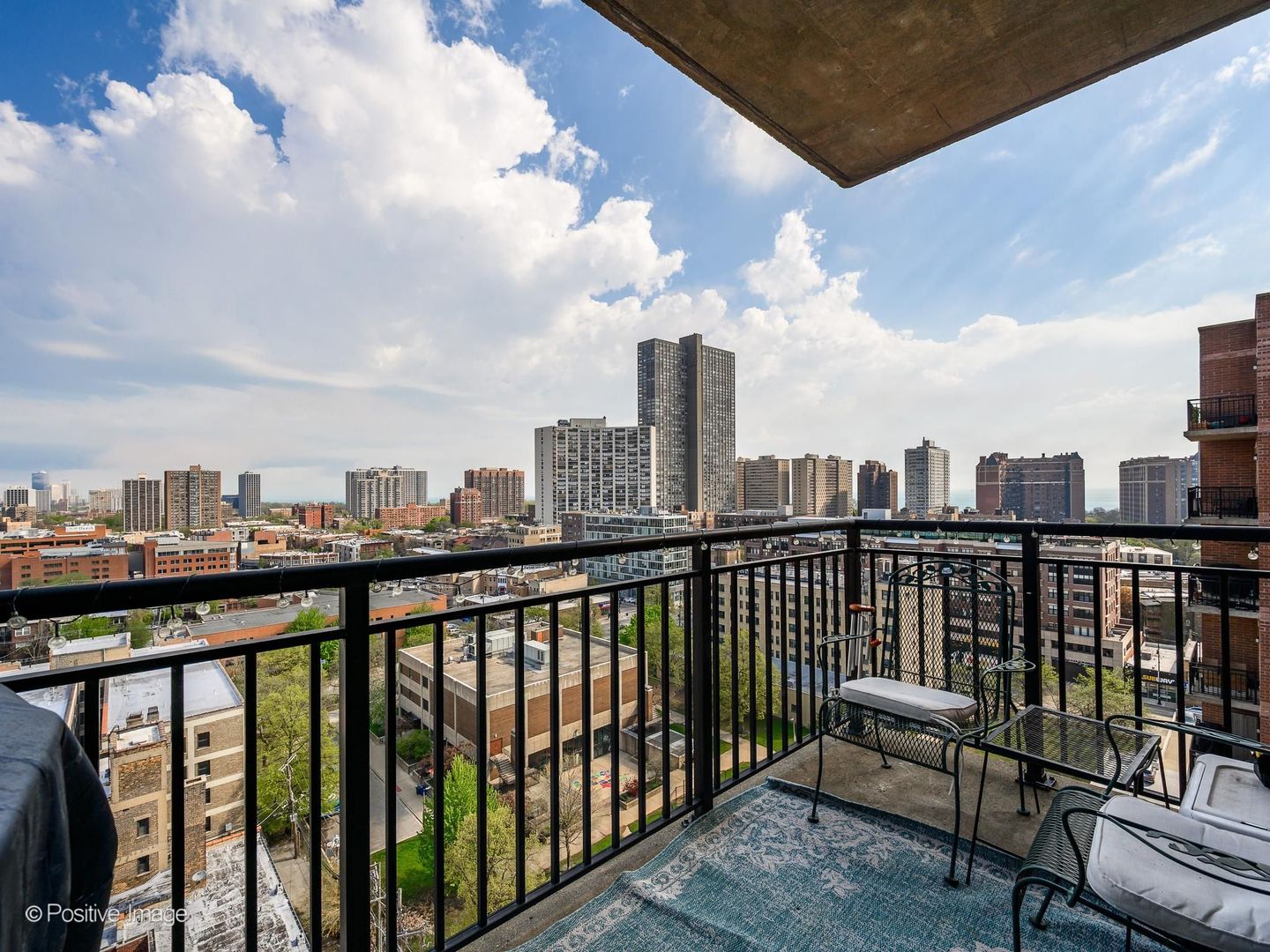 828 West Grace Street Chicago IL 60613
