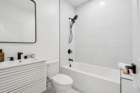 6755 North Hermitage Avenue Chicago IL 60626