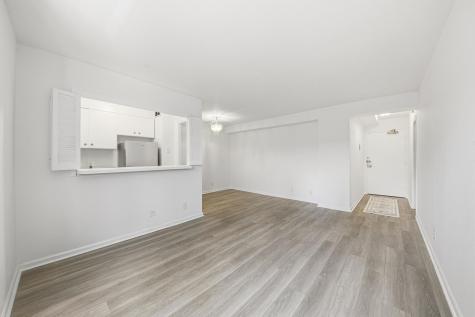 6118 North Sheridan Road Chicago IL 60660