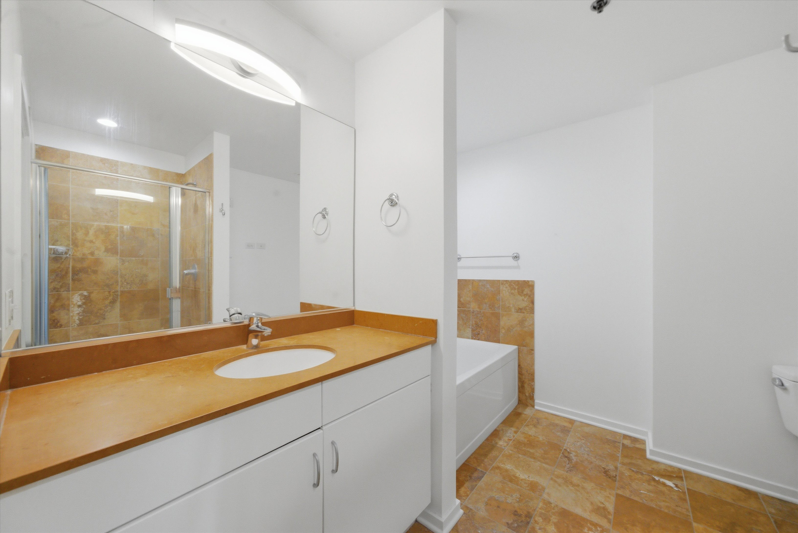 123 South Green Street Chicago IL 60607