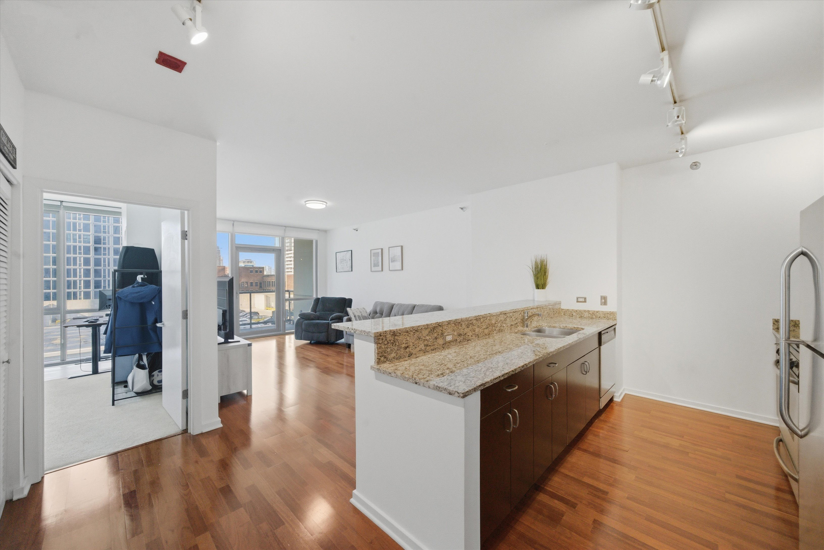 123 South Green Street Chicago IL 60607