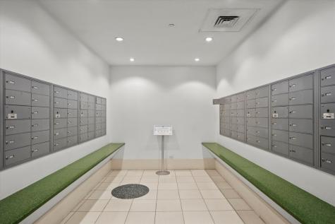 123 South Green Street Chicago IL 60607