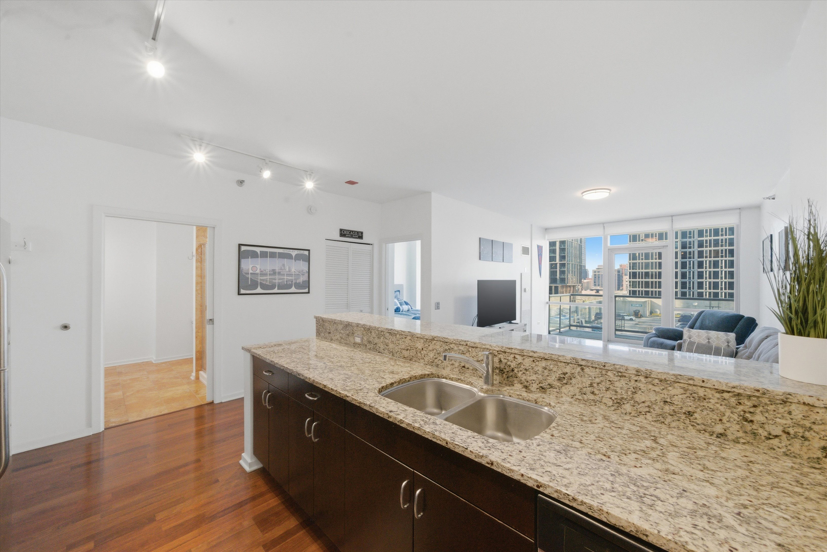 123 South Green Street Chicago IL 60607