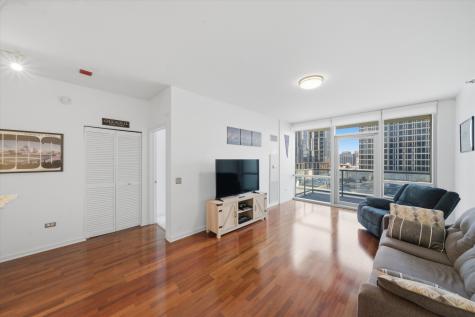 123 South Green Street Chicago IL 60607