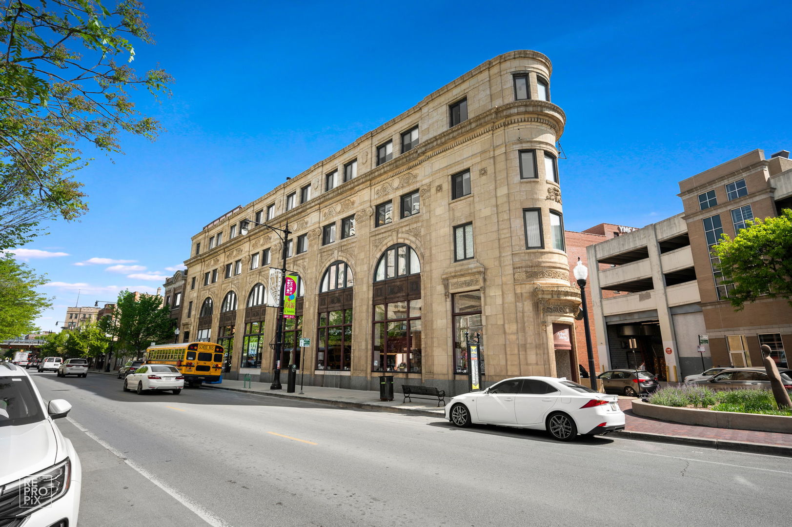 3325 North Lincoln Avenue Chicago IL 60657