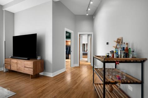 3325 North Lincoln Avenue Chicago IL 60657