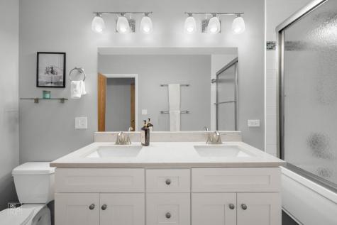3325 North Lincoln Avenue Chicago IL 60657