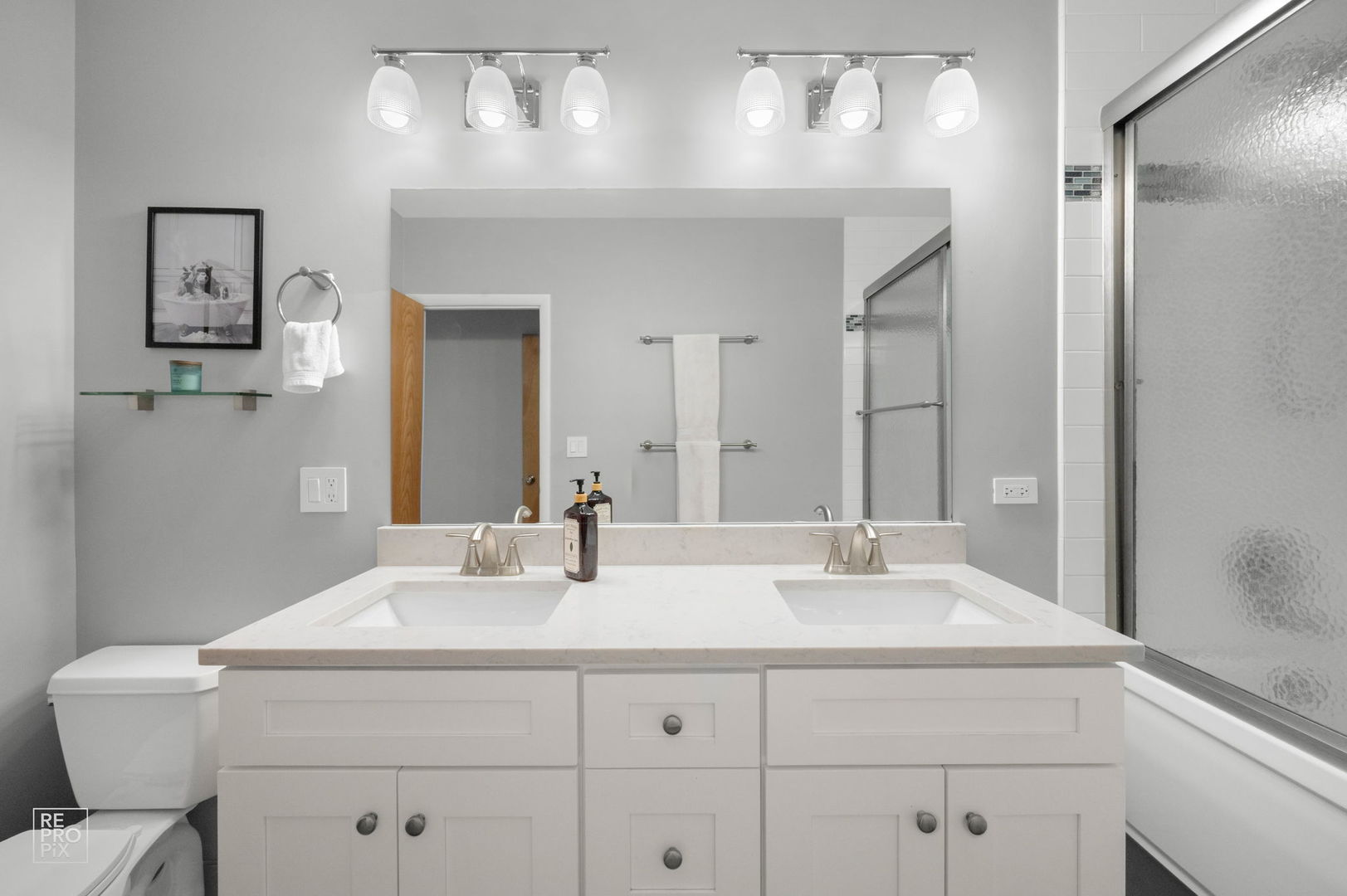 3325 North Lincoln Avenue Chicago IL 60657