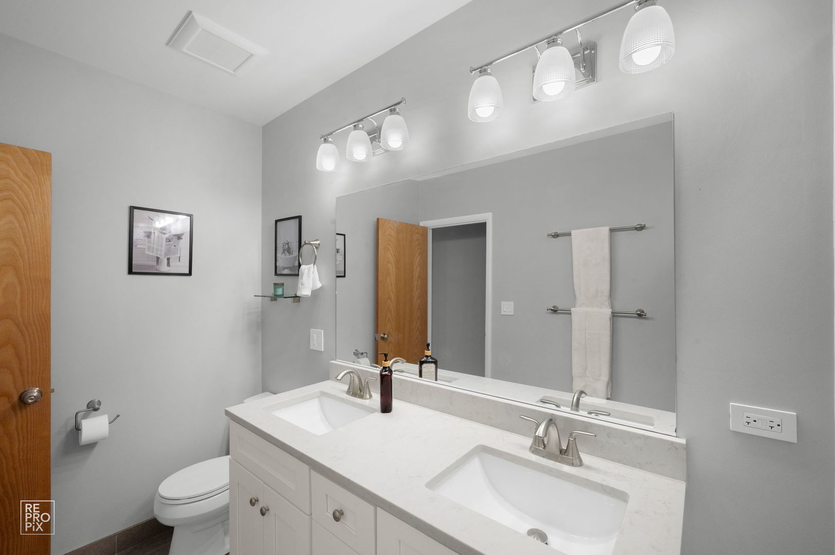 3325 North Lincoln Avenue Chicago IL 60657