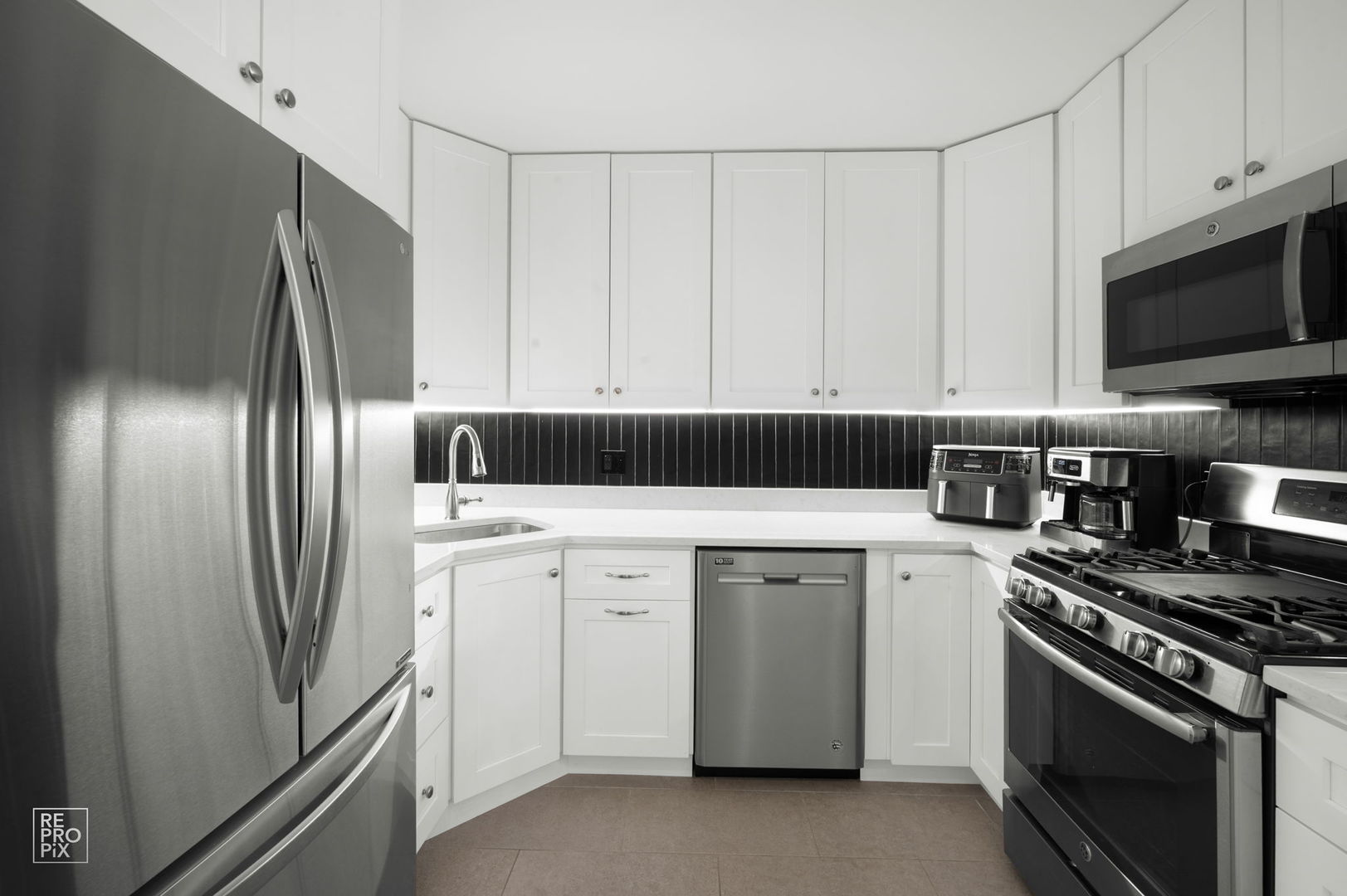 3325 North Lincoln Avenue Chicago IL 60657