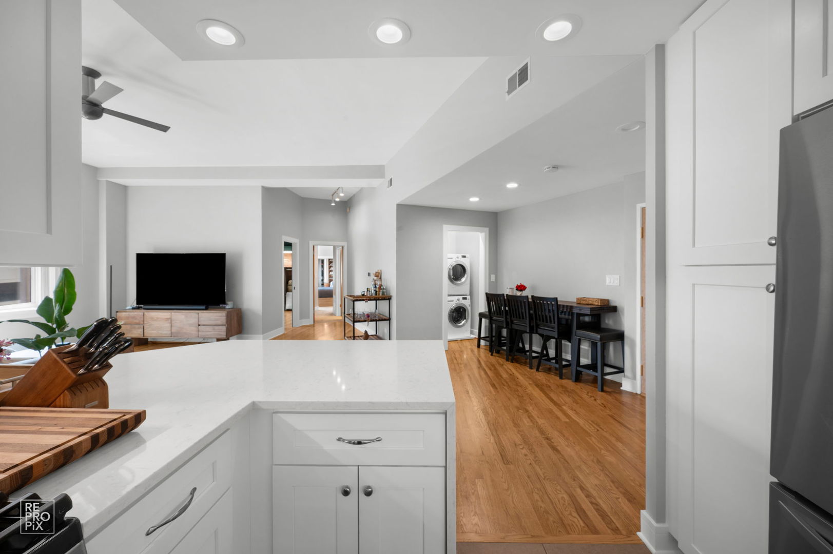 3325 North Lincoln Avenue Chicago IL 60657