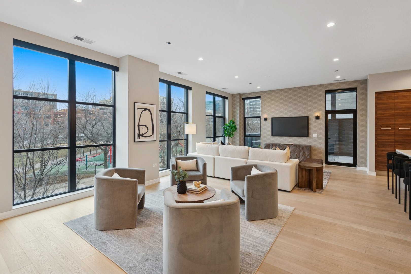 123 South Peoria Street Chicago IL 60607