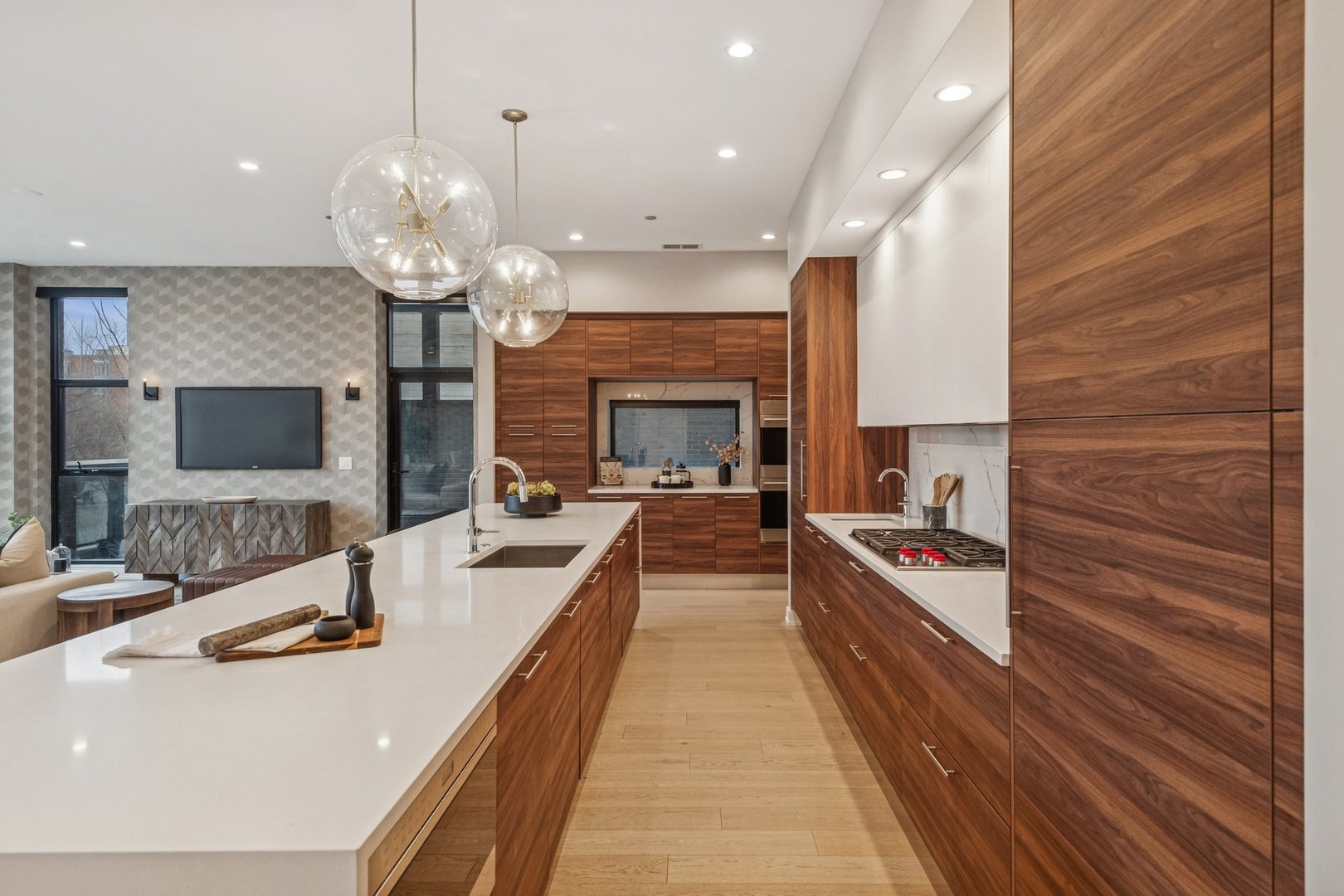 123 South Peoria Street Chicago IL 60607