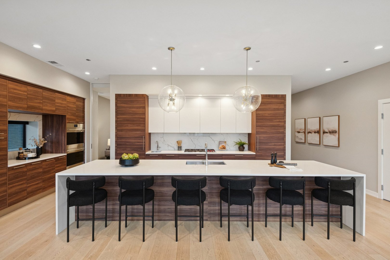 123 South Peoria Street Chicago IL 60607