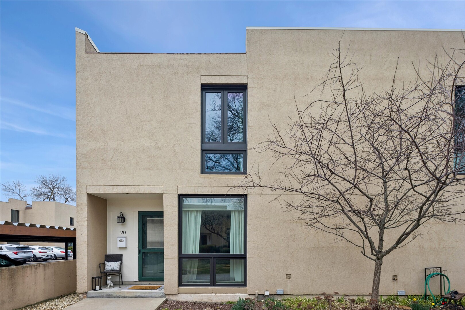 20 Oak Tree Court Elmhurst IL 60126