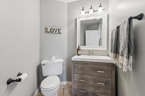 20 Oak Tree Court Elmhurst IL 60126