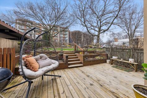 20 Oak Tree Court Elmhurst IL 60126