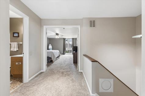 20 Oak Tree Court Elmhurst IL 60126