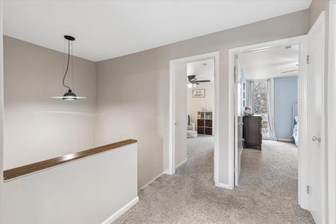20 Oak Tree Court Elmhurst IL 60126