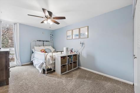 20 Oak Tree Court Elmhurst IL 60126