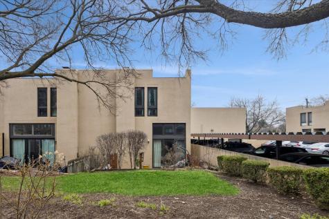 20 Oak Tree Court Elmhurst IL 60126