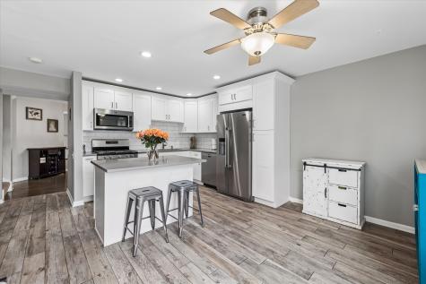 20 Oak Tree Court Elmhurst IL 60126