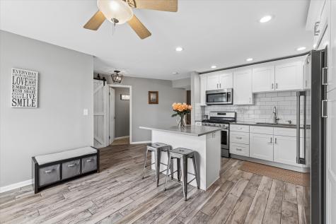 20 Oak Tree Court Elmhurst IL 60126