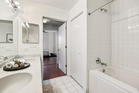 6000 North Cicero Avenue Chicago IL 60646