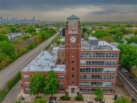 1801 West Larchmont Avenue Chicago IL 60613