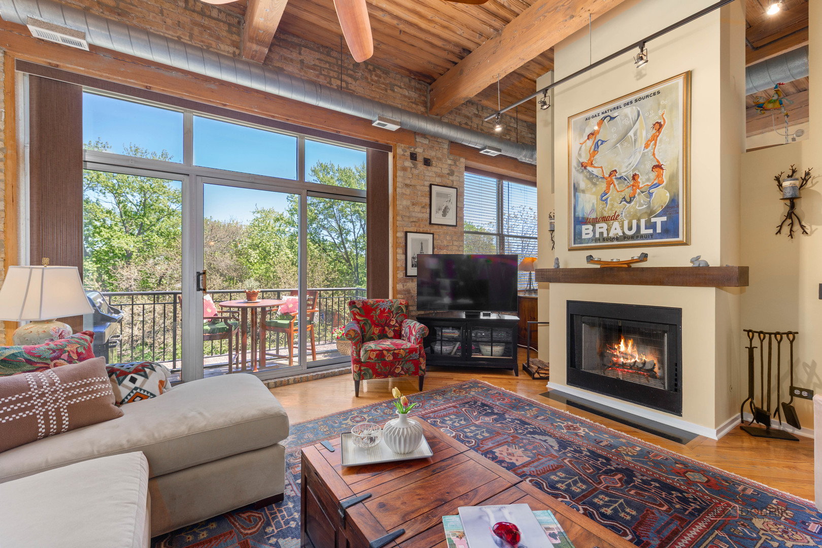 1801 West Larchmont Avenue Chicago IL 60613