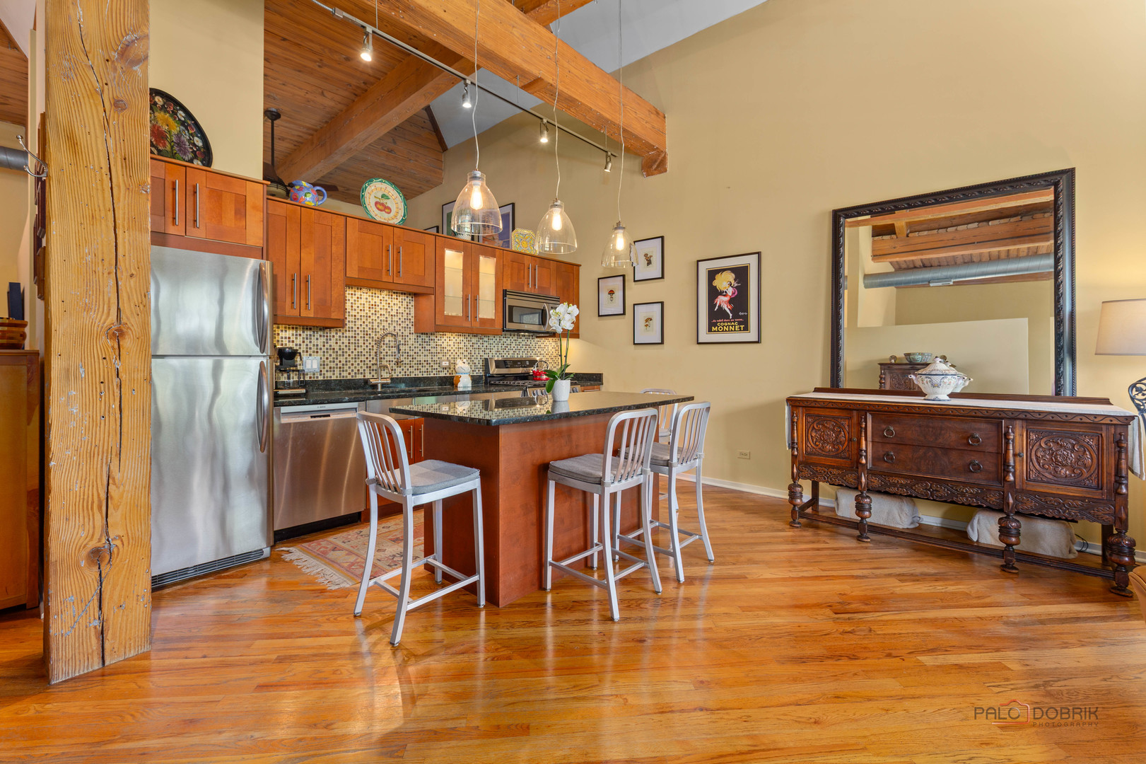 1801 West Larchmont Avenue Chicago IL 60613