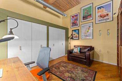 1801 West Larchmont Avenue Chicago IL 60613