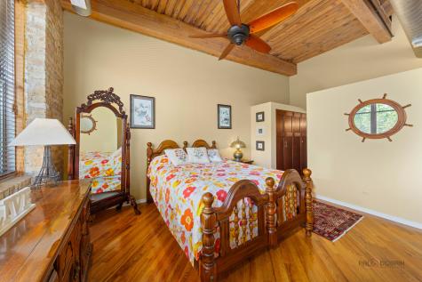 1801 West Larchmont Avenue Chicago IL 60613