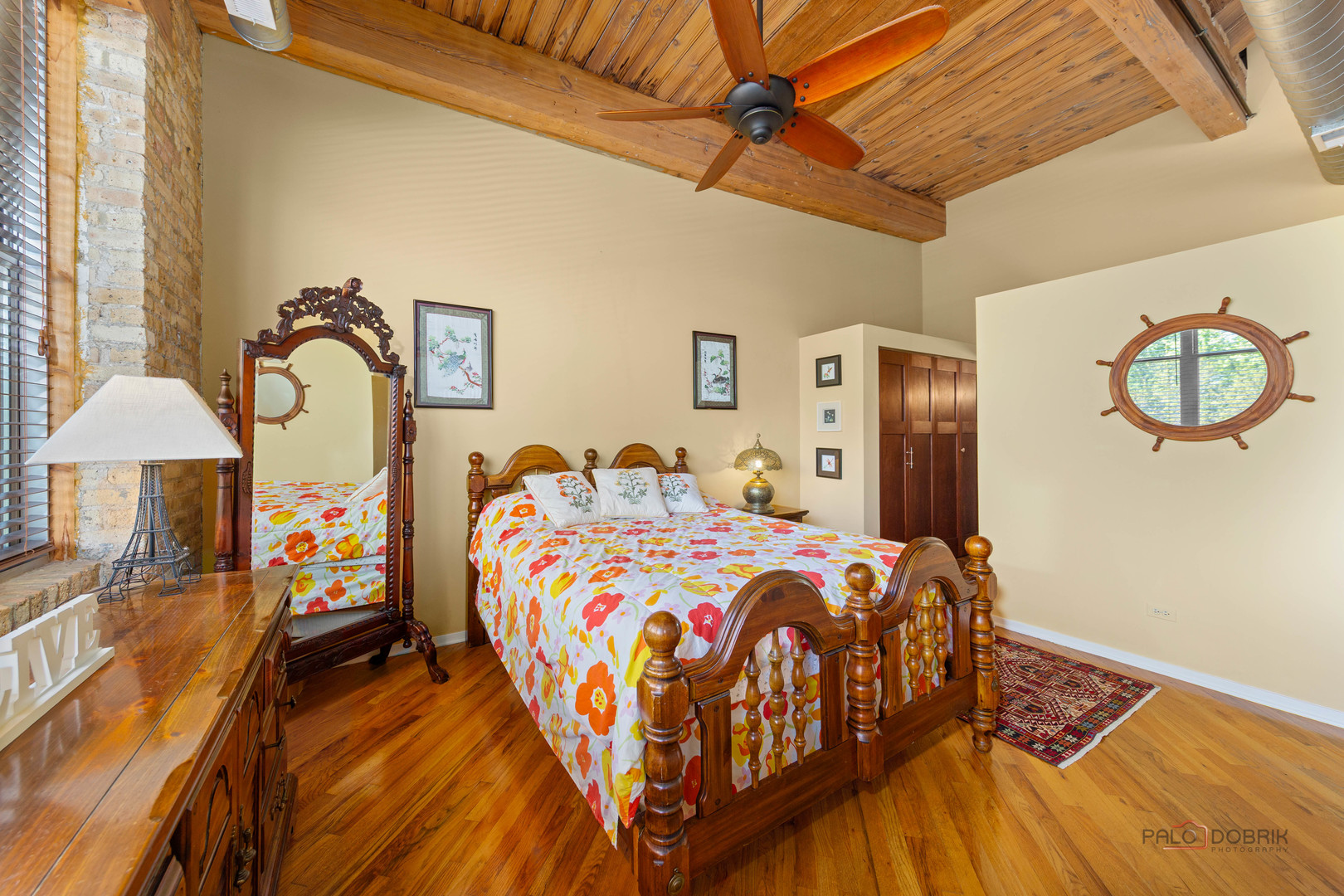 1801 West Larchmont Avenue Chicago IL 60613