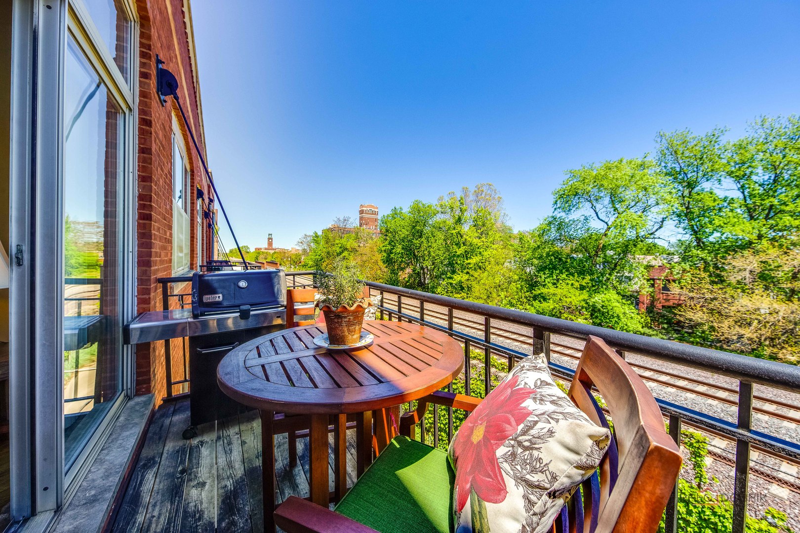 1801 West Larchmont Avenue Chicago IL 60613