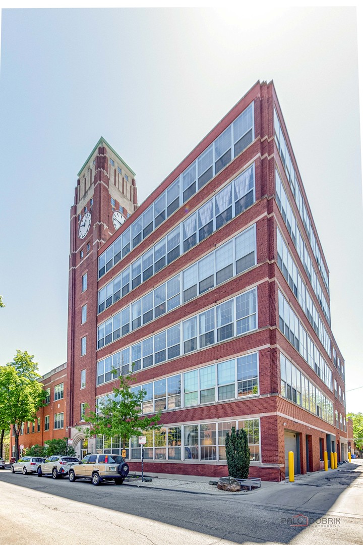1801 West Larchmont Avenue Chicago IL 60613