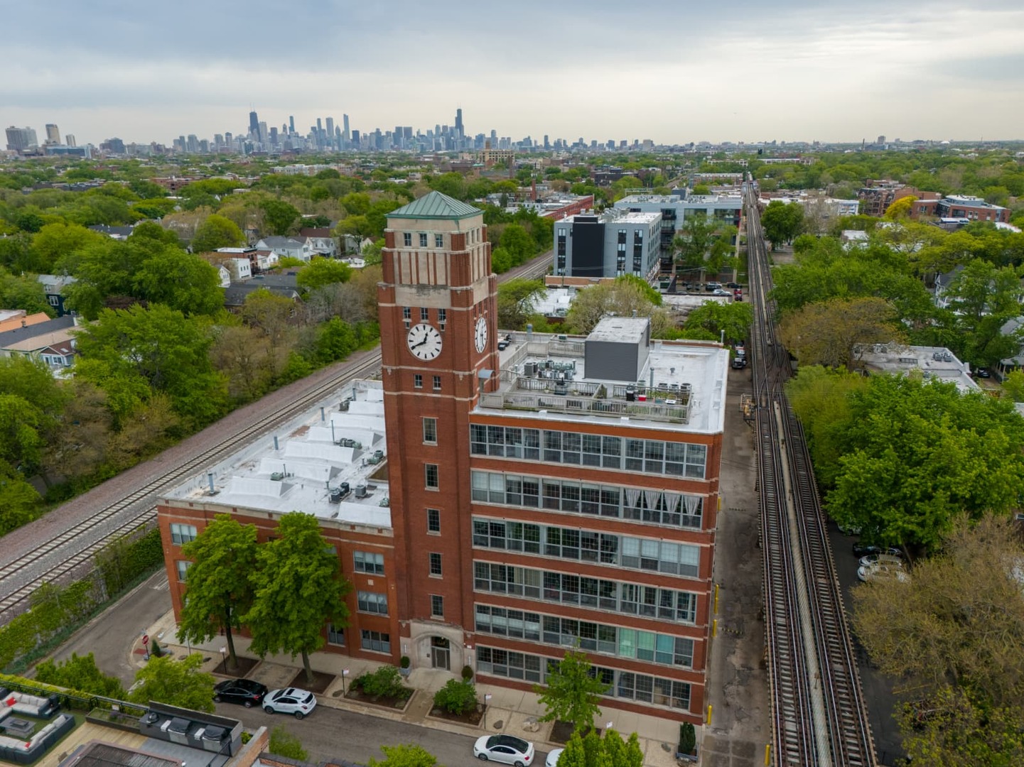 1801 West Larchmont Avenue Chicago IL 60613