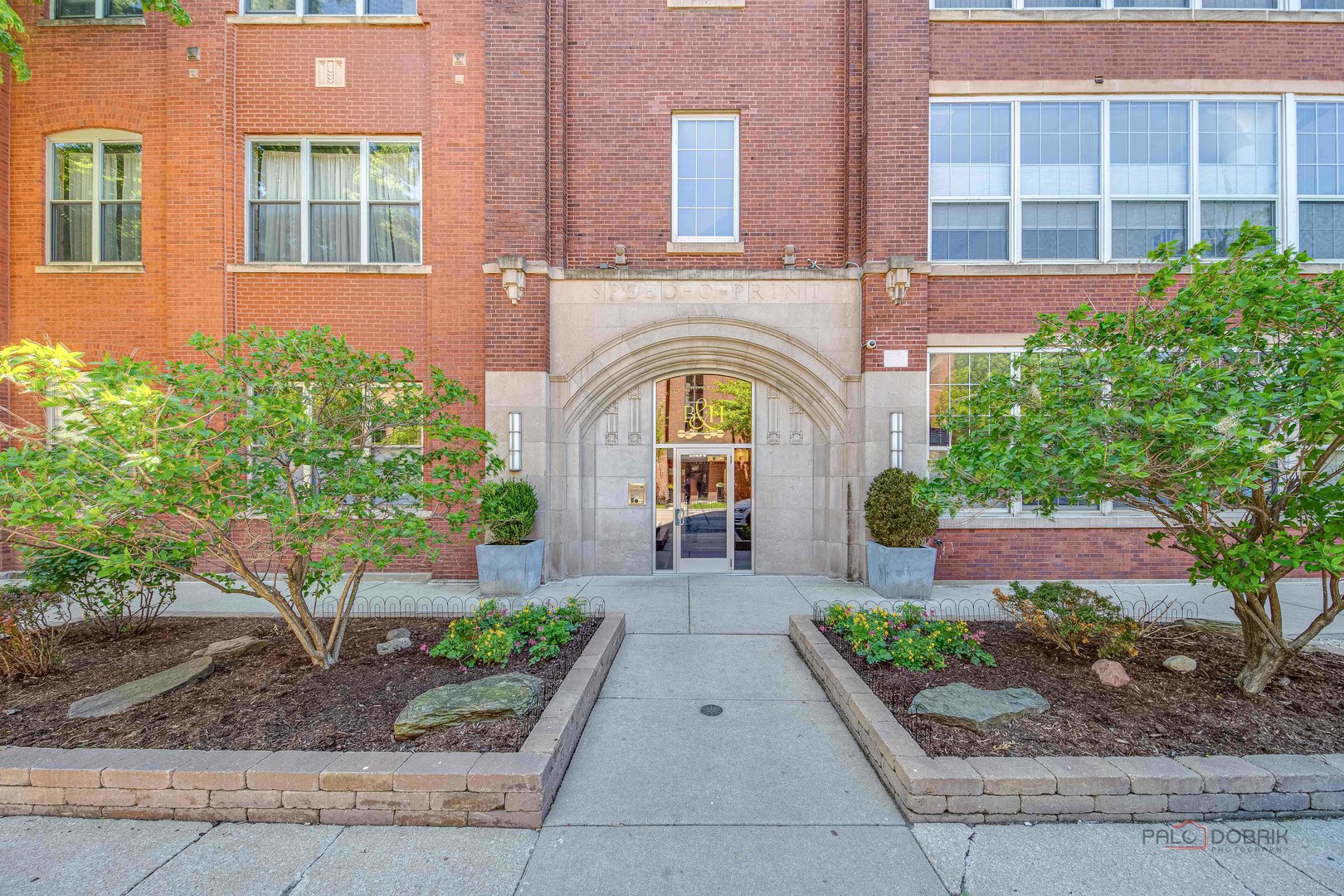 1801 West Larchmont Avenue Chicago IL 60613
