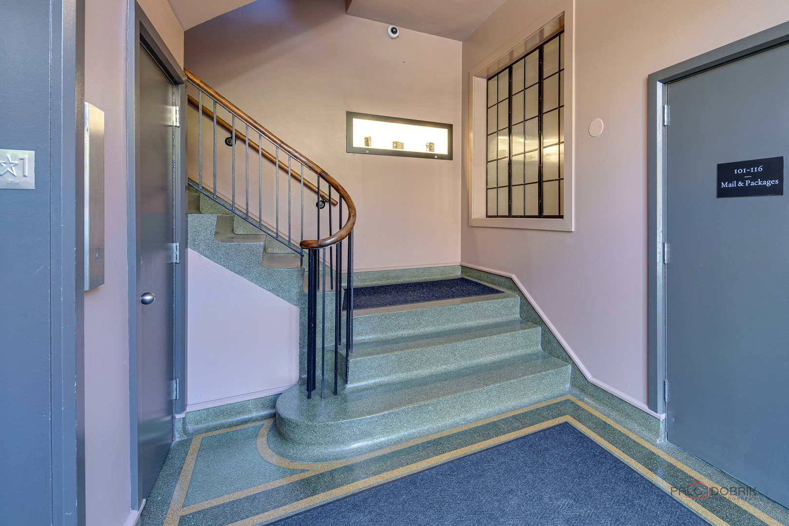 1801 West Larchmont Avenue Chicago IL 60613